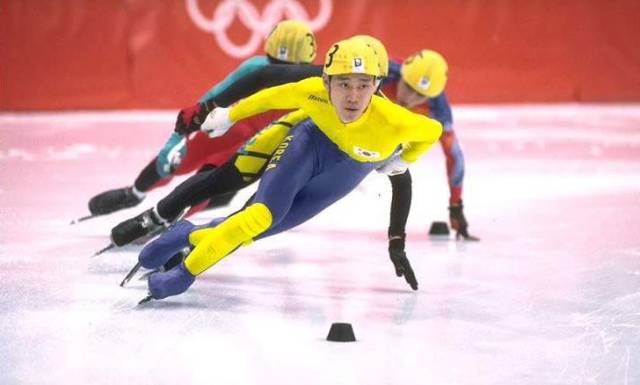 媒体人：中国退役球员当教练是恶俗圈子，应让草根教练来竞争